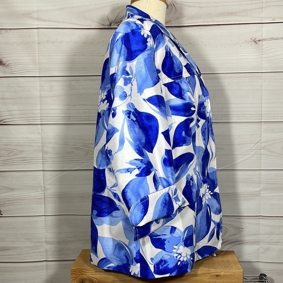 NWOT Blue & White Open Front Floral Jacket Size 16 - Picture 4 of 8